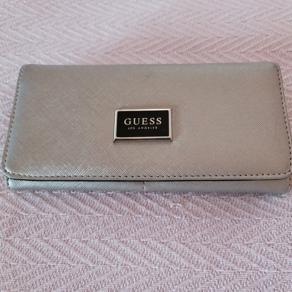 GUESS Women's Wallet